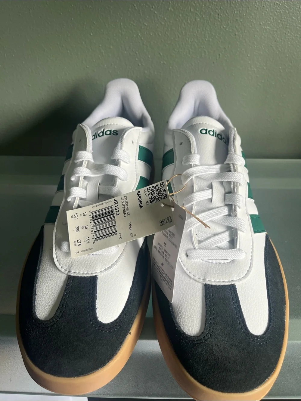 Adidas Barreda Men’s 10.5 White Green Black Gum Sole Sneakers NWT